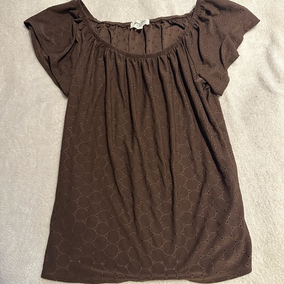 brown patterned top - Picture 4 of 5